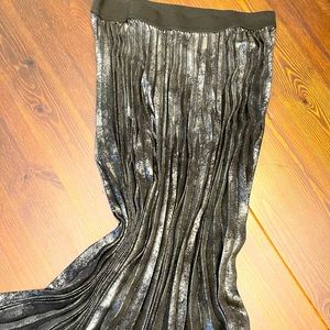 Simply Vera Shimmer Skirt